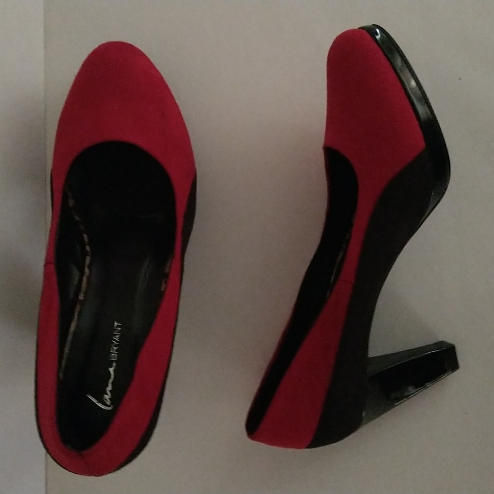 Shoes - Picture 2 of 5